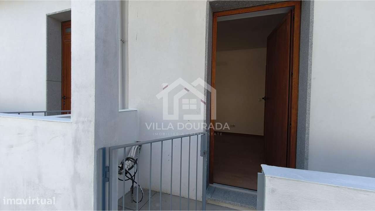 T0+1 Novo com lg Garagem em O. do Douro-6