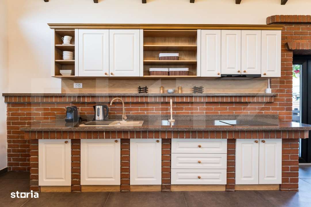 Pensiune moderna de vanzare in Voronet – 8 camere, construita in 202 - Imagine principală: 5/19