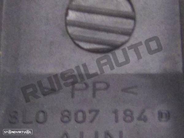 Guia / Encaixe Parachoques Frente Direito 8l080_7184d Audi A3 ( - 5