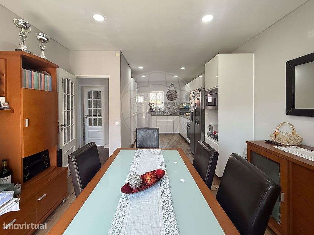 Moradia T4 para venda-4