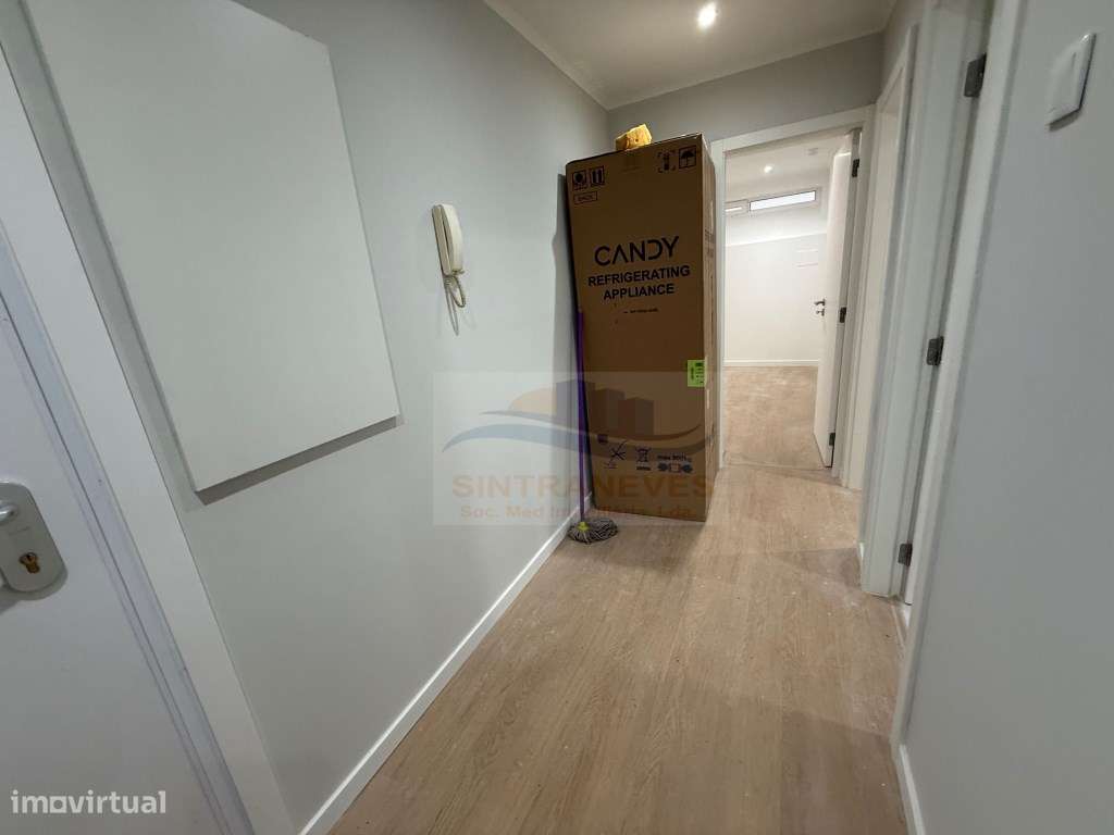 T3 Remodelado na Praça da Igreja - Como Novo, com Quintal e Garanti... - Grande imagem: 4/14