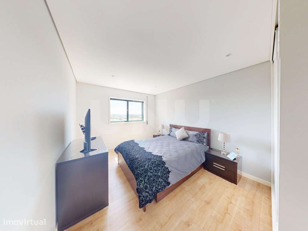 Apartamento T2 Renovado em Baguim do Monte-10