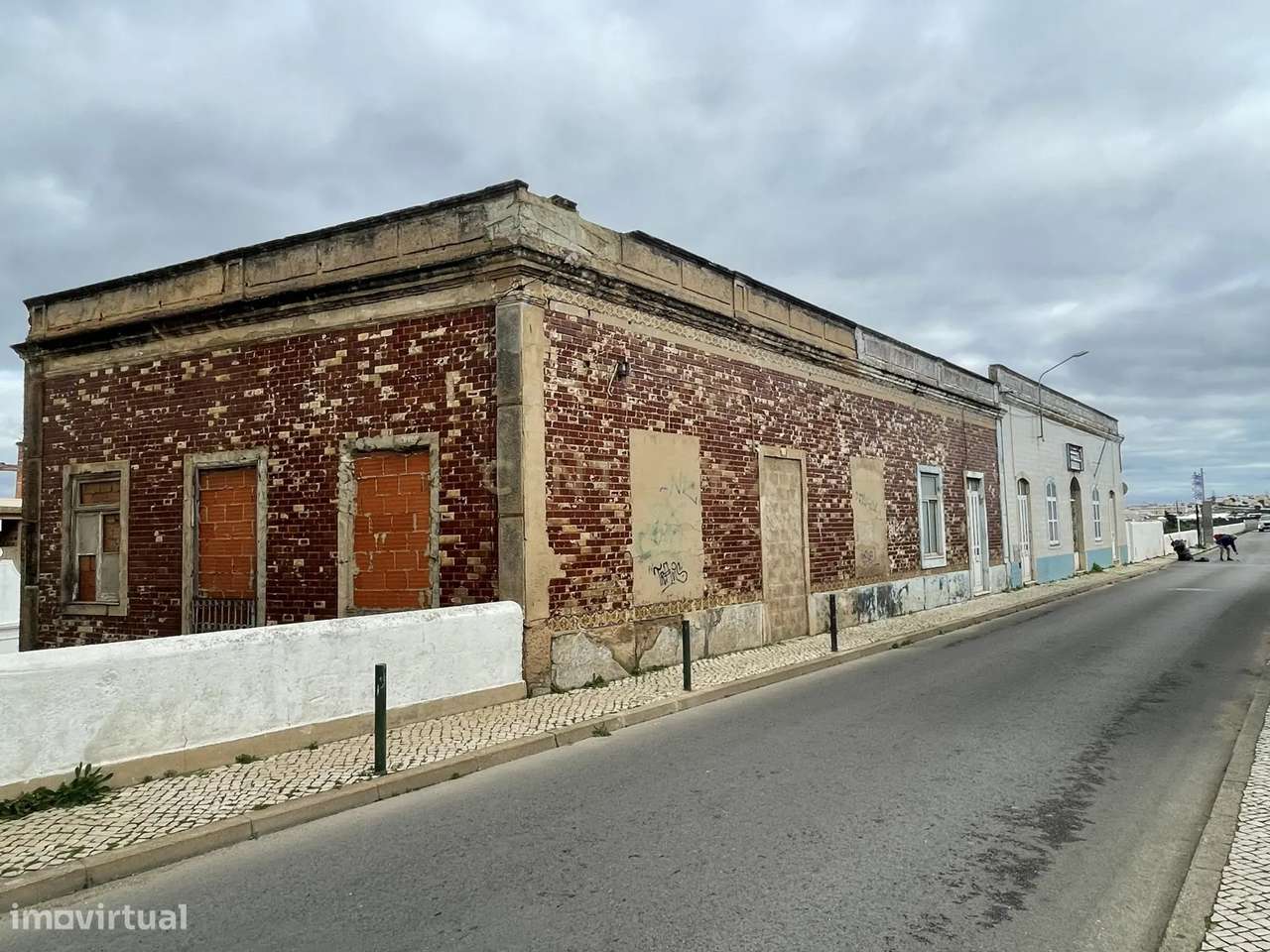 Prédio em Portimão, vista rio Arade, Algarve - Grande imagem: 1/7