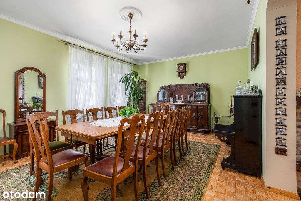 Willa w klasycznym stylu z ogrodem-8