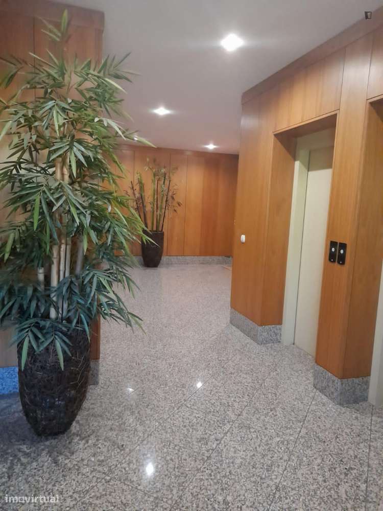 Quarto - localizado em Santa maria da feira - Grande imagem: 4/10