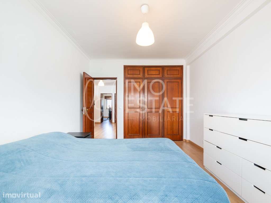 Apartamento T2 Linda-a-Velha-11