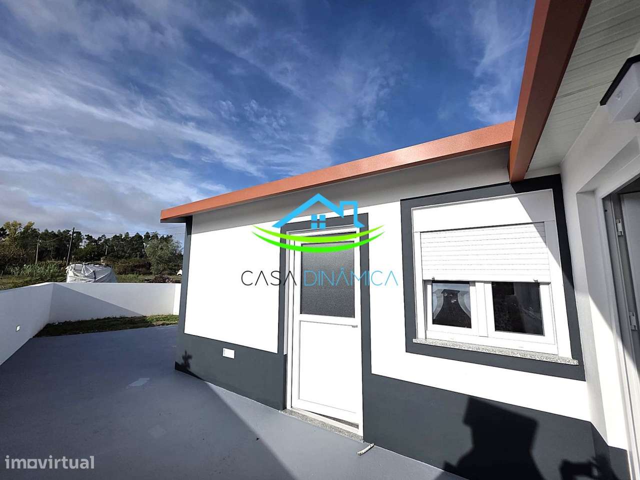 Moradia T2 com pequeno jardim e churrasqueira - Grande imagem: 3/41