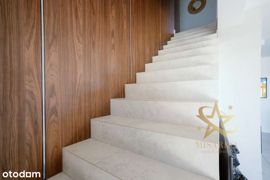 Nowoczesny dom w zabudowie bliźniaczej z basenem-15