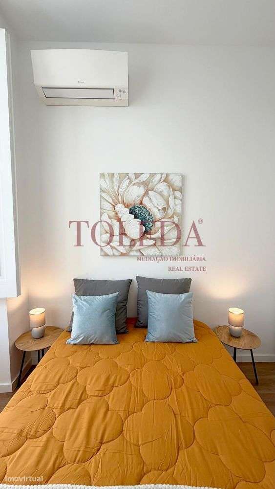 T2 em Santa Apolónia Remodelado com Terraço-17