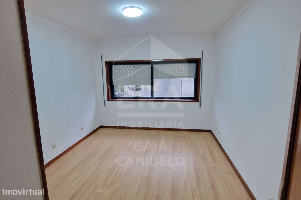 Fabuloso T2 Renovado com 100m2-6