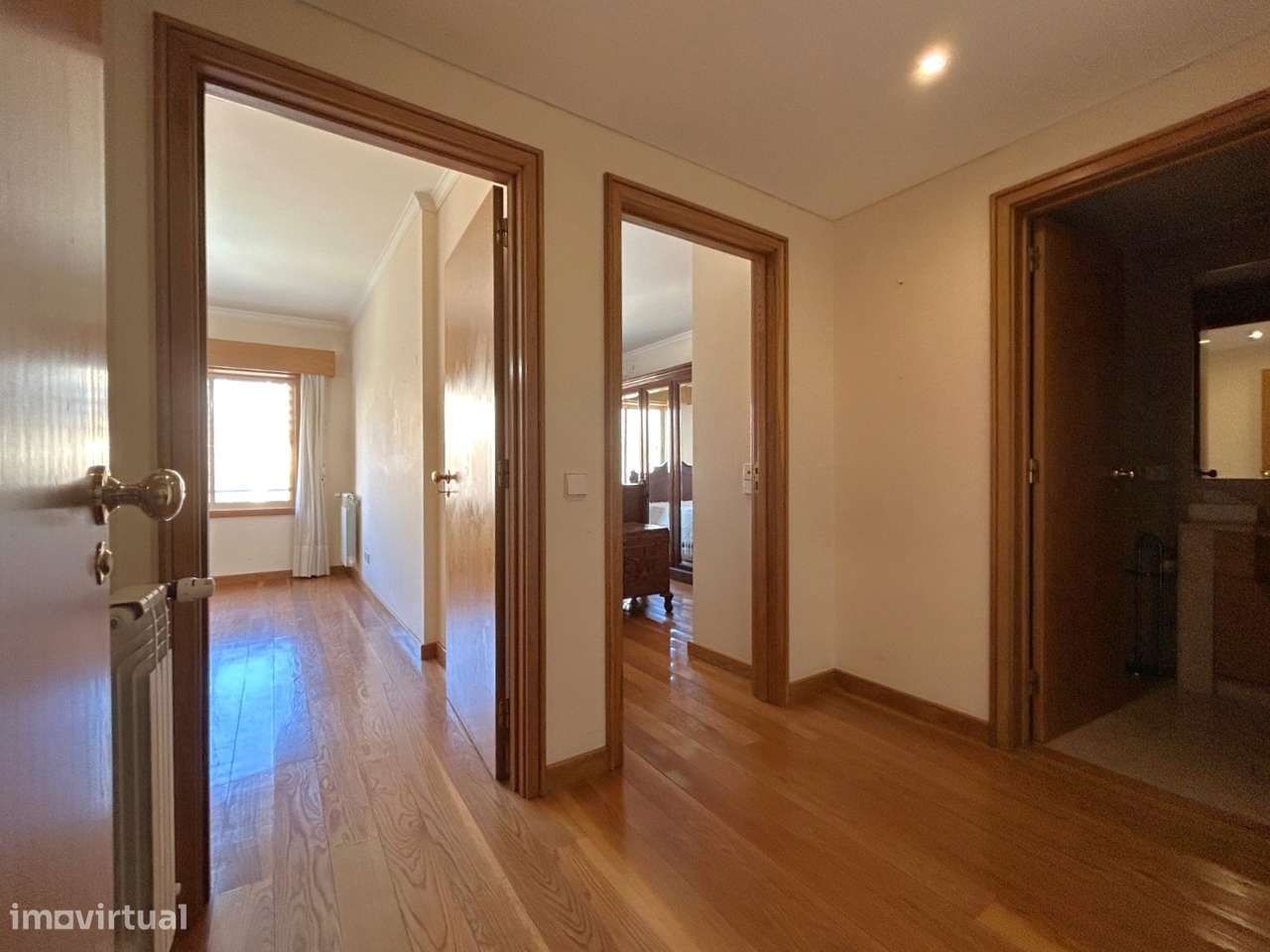 Apartamento T3 com Varanda junto à Praça do Império – Foz do Douro-17