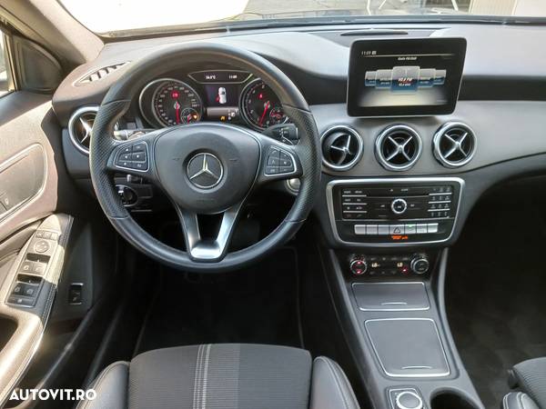 Mercedes-Benz GLA 180 7G-DCT Style - 17