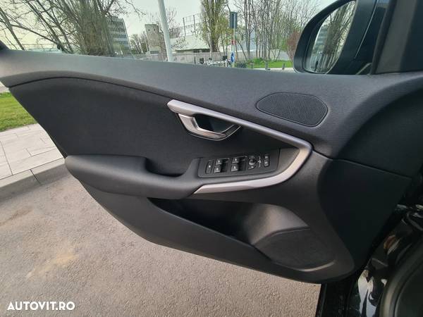 Volvo V40 ver-d2-linje-you- - 31