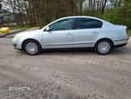 Volkswagen Passat 1.8 TSI Trendline - 2