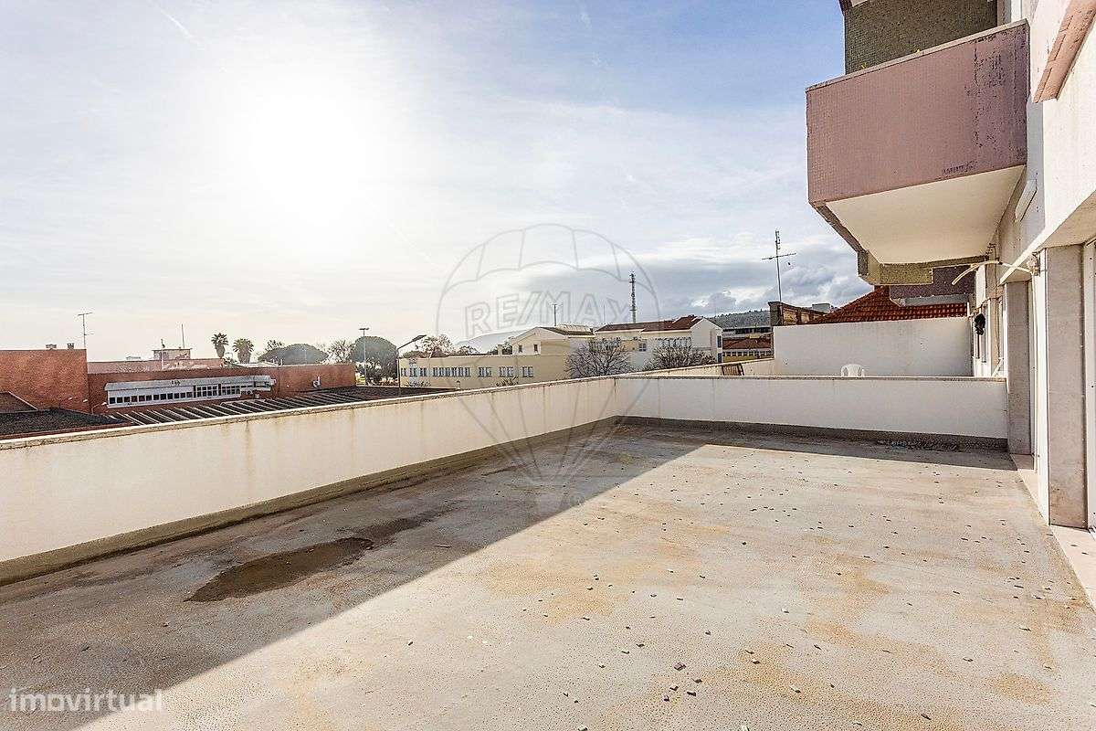 Escritório T4 para arrendamento - Grande imagem: 4/13