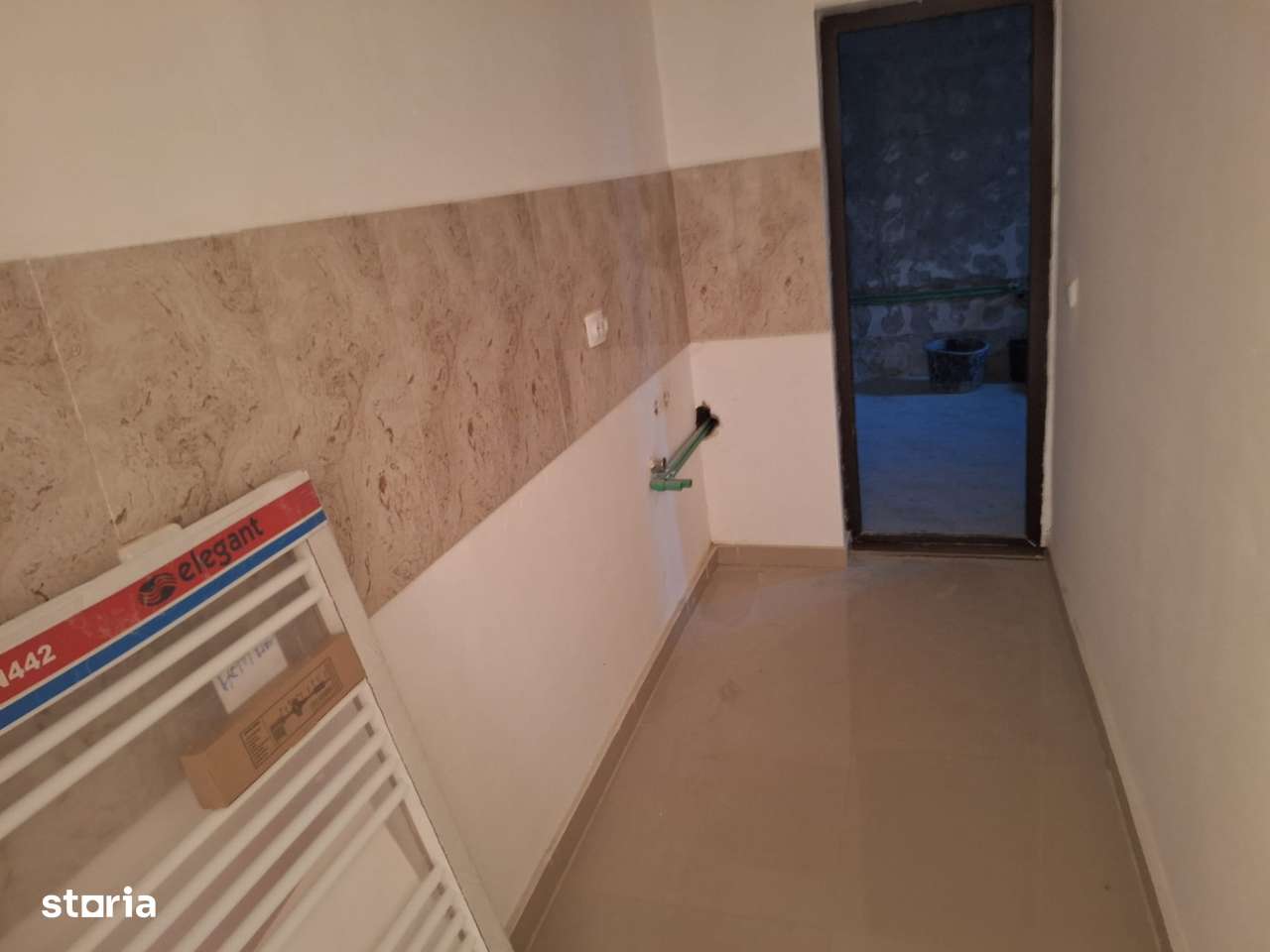 Casa deosebita,5 camere,teren 220mp, renovata, zona Medeea - Imagine principală: 5/12