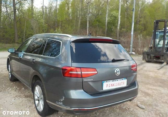 Volkswagen Passat Variant 1.6 TDI SCR DSG - 13