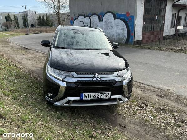 Mitsubishi Outlander 2.4 4WD Plug-In Hybrid - 2