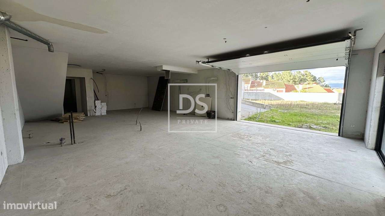 Última Moradia T3 em Amarante | 309 m² | Garagem 4 Carros | Vista Pano-17