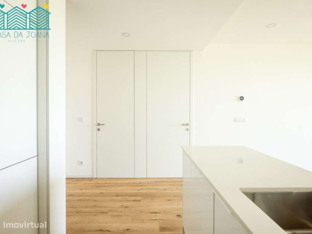 Apartamento T1 com Lugar de Estacionamento em Aveiro - Grande imagem: 5/24