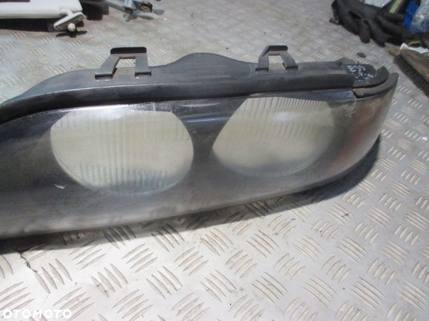 KLOSZ LAMPY LEWY PRZEDNI PRZÓD REFLEKTORA BMW 5 E39 - 1