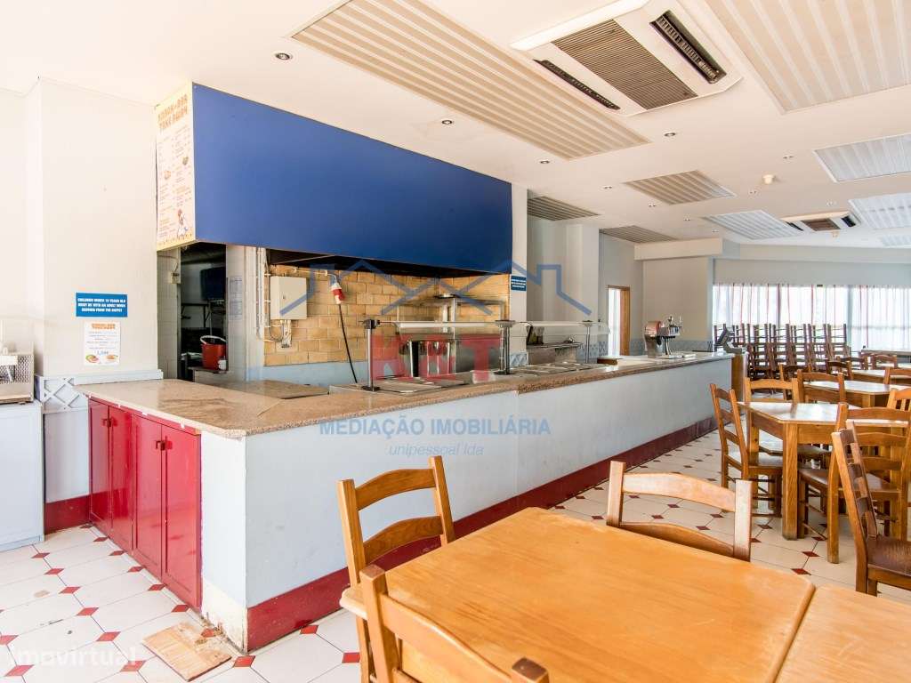Espaço para Restaurante | Praia da Rocha | 947 m² | Inserido em Emp...-10