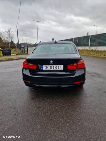 BMW Seria 3 318d Touring Sport Line - 4