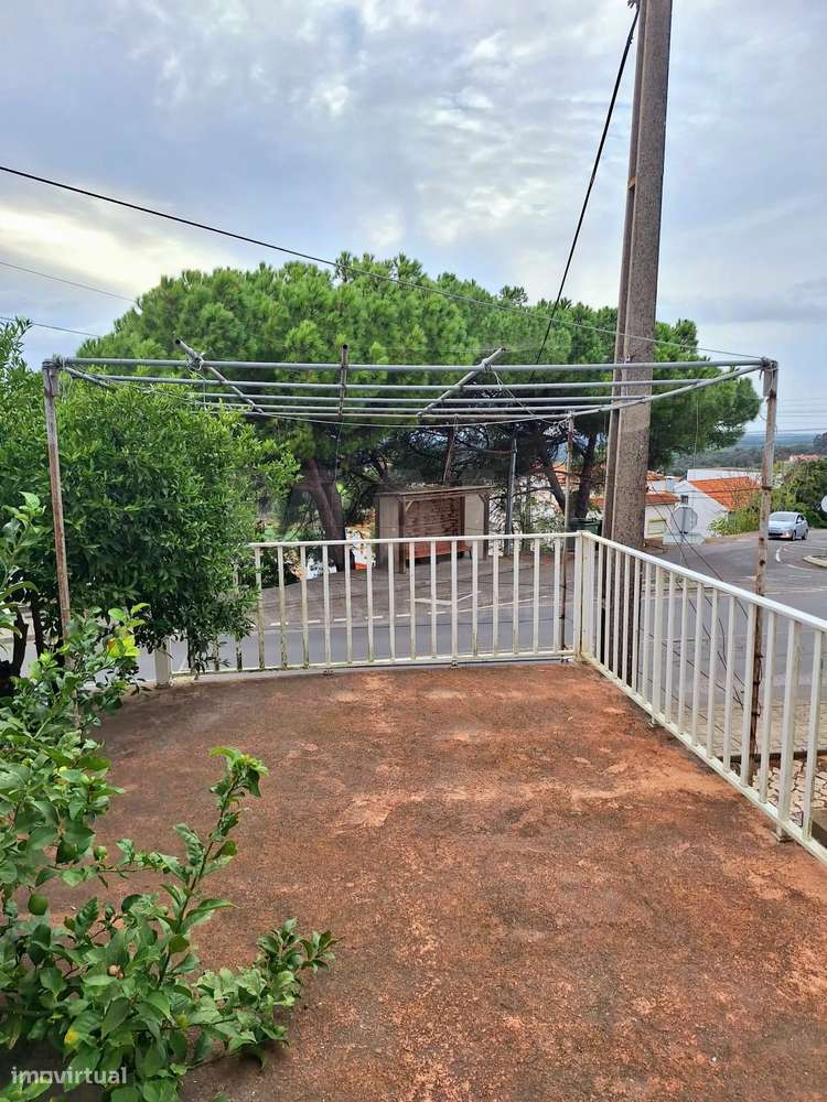 Moradia T4 com jardim e terraço em Santiago do Cacém - Grande imagem: 1/18