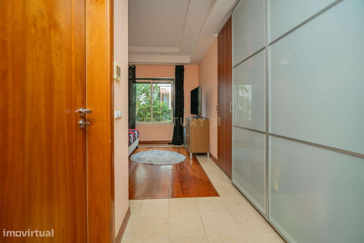 FABULOSO APARTAMENTO DE LUXO T2 DE GRANDES DIMENSÕES COM 2 LUGARES DE-12