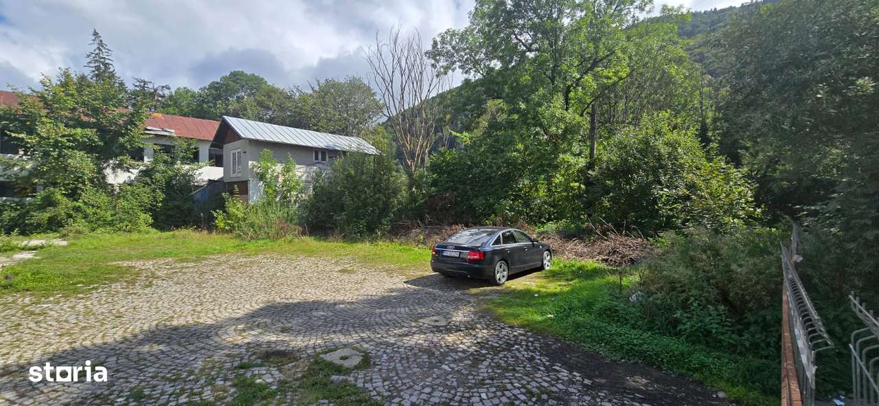 De vanzare - Teren intravilan 3614mp situat pe Bd. Carol I 25-2