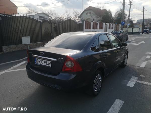 Ford Focus 1.6 TDCi Ambiente - 3