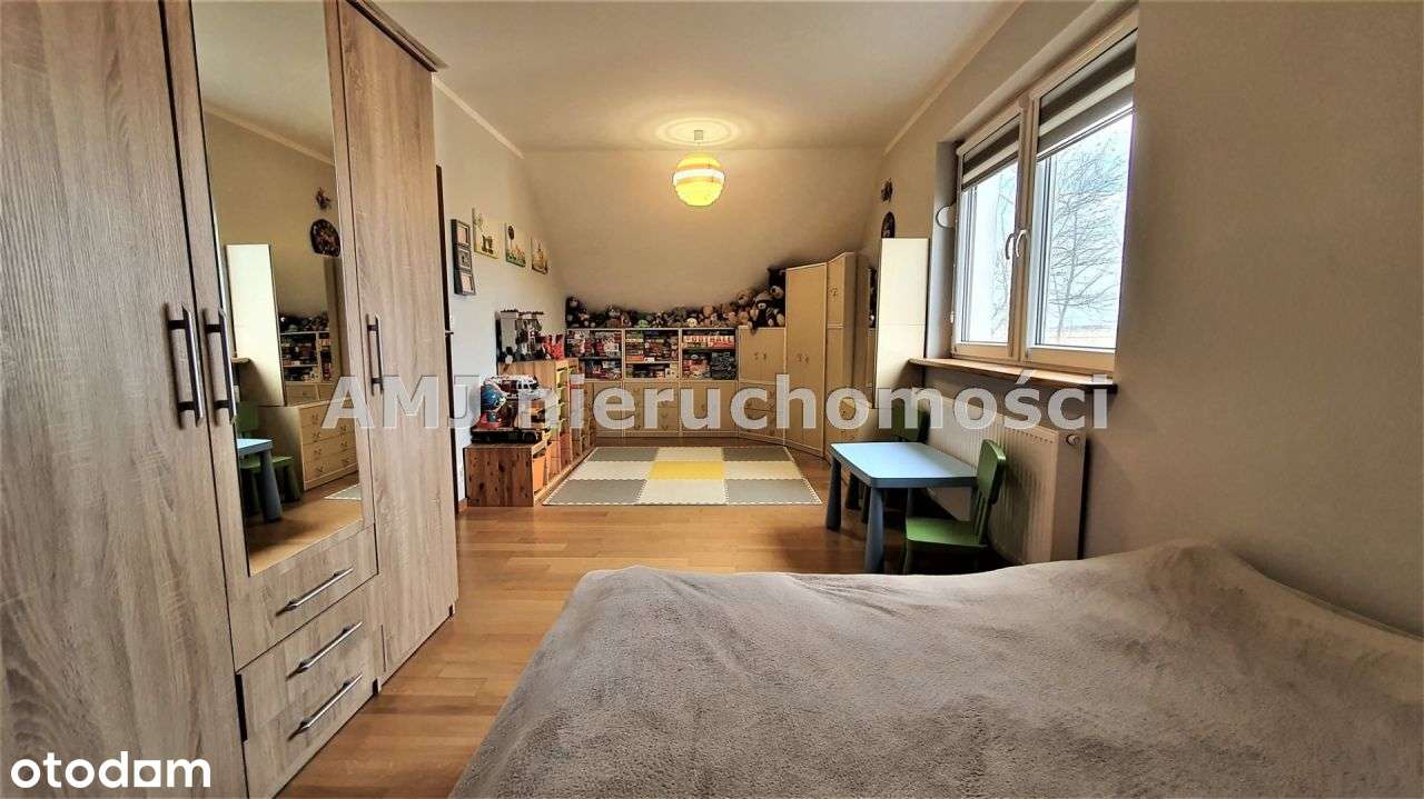 Funkcjonalny, wolnostojący dom w Milejowicach-16