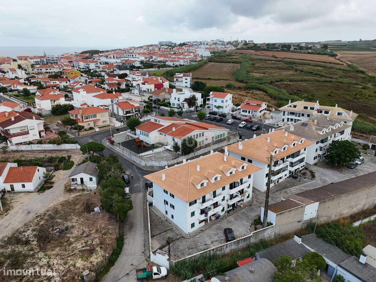 Duplex T2+2 em Lourinhã com Terraço e Proximidade à Praia-9
