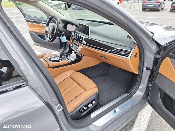 BMW Seria 7 750i xDrive - 22