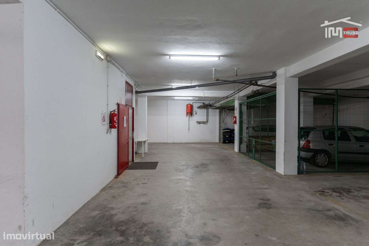 APARTAMENTO T3 MOBILADO COM ELEVADOR, SÓTÃO, LUGAR DE PARQUEAMENTO ...-26