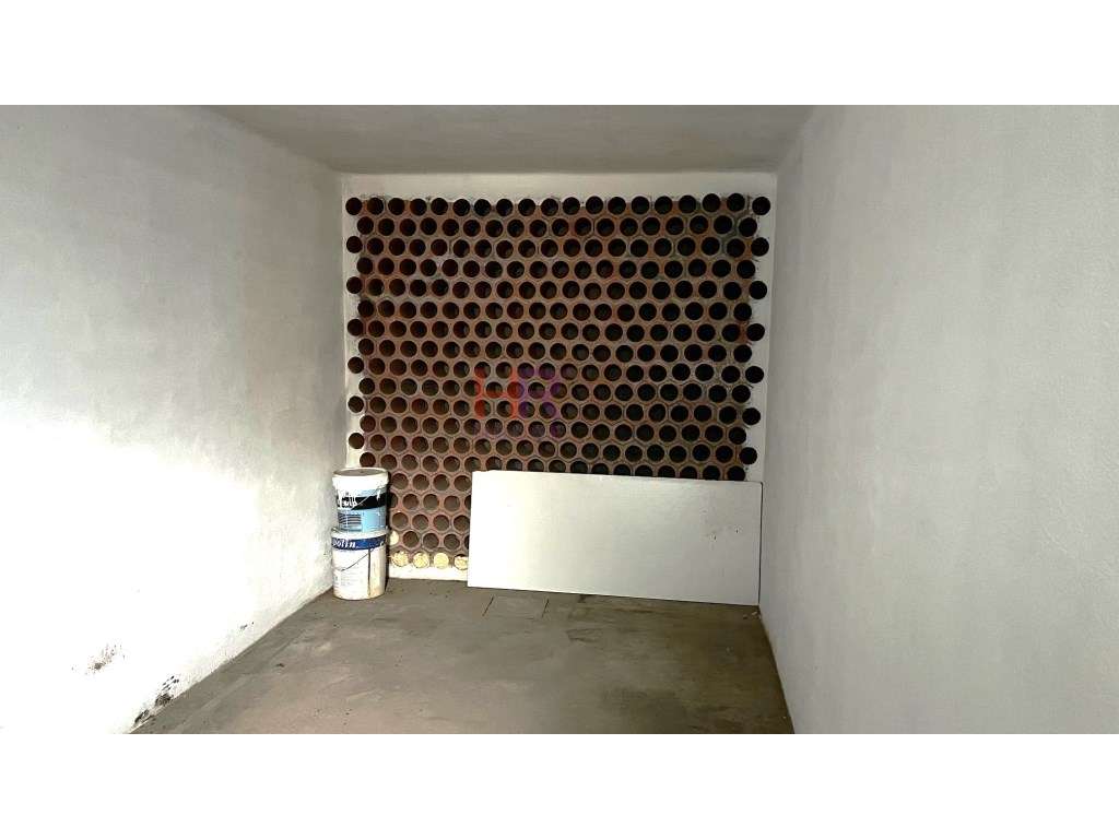 Arrenda-se Garagem Rua Carlos Seixas - Coimbra - Grande imagem: 5/5