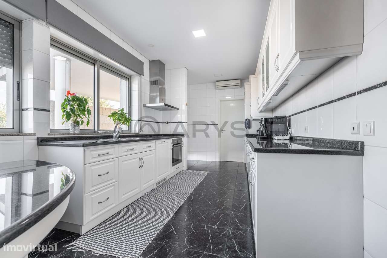 Moradia T4 com Piscina - Nogueira, Braga-21