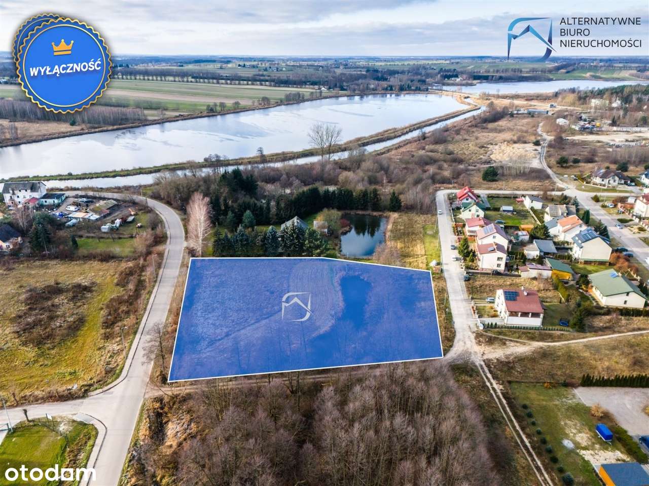 Piękna działka budowlano-usługowa ze stawem - Koc-0