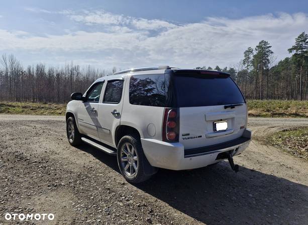 GMC Yukon Denali 6.2 - 5