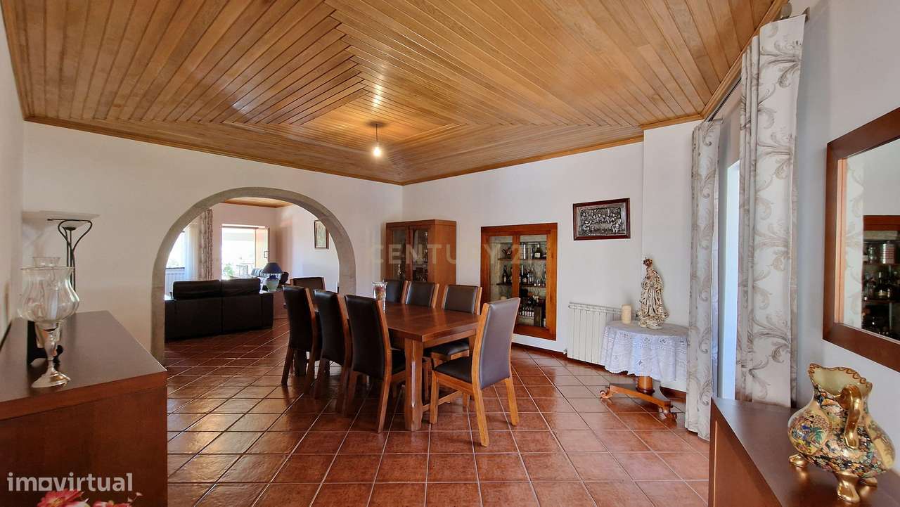 Moradia T7 em pedra com jardim, próxima da cidade de Viseu! - Grande imagem: 2/28