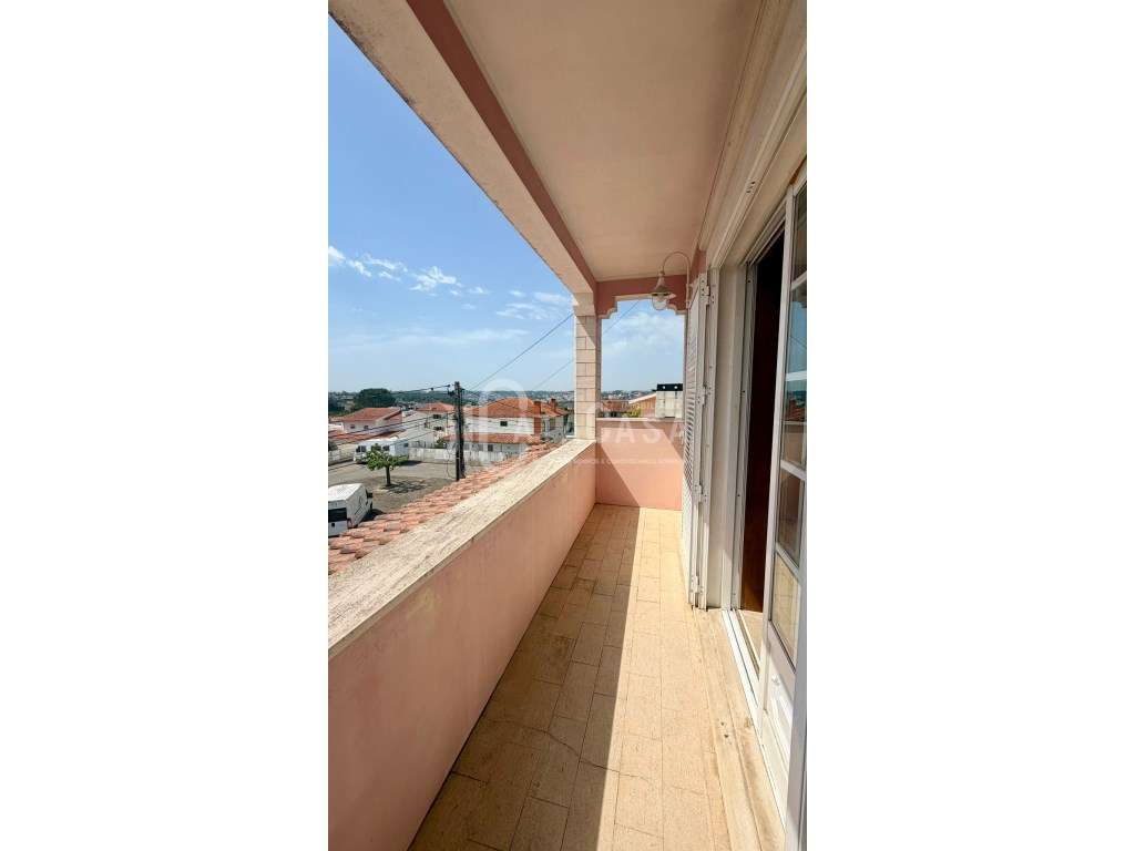 Moradia Isolada T4 para venda na Borralha-17