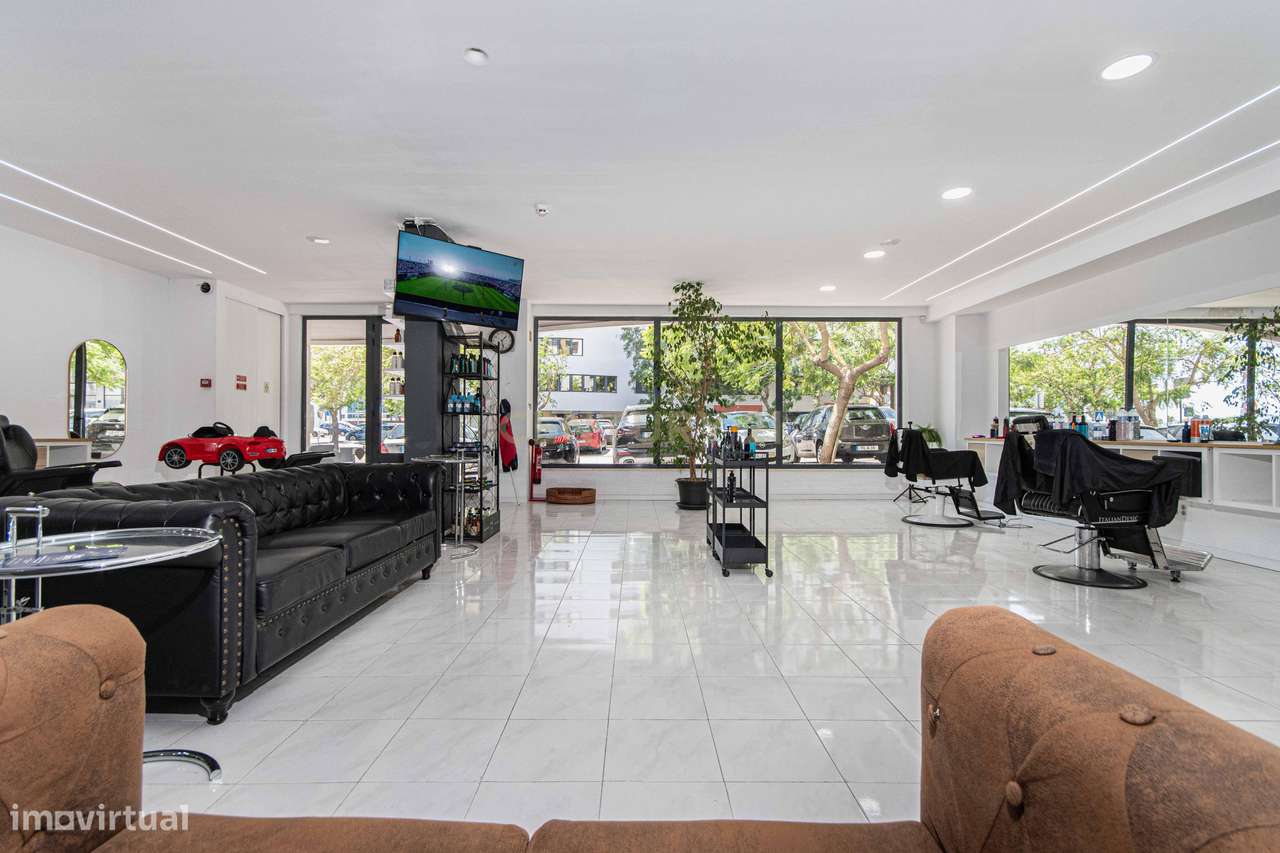 Trespasse de Barbearia de Excelência – Pronta a funcionar no Coração d - Grande imagem: 4/19