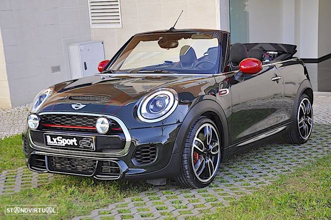 MINI Cabrio John Cooper Works - 18