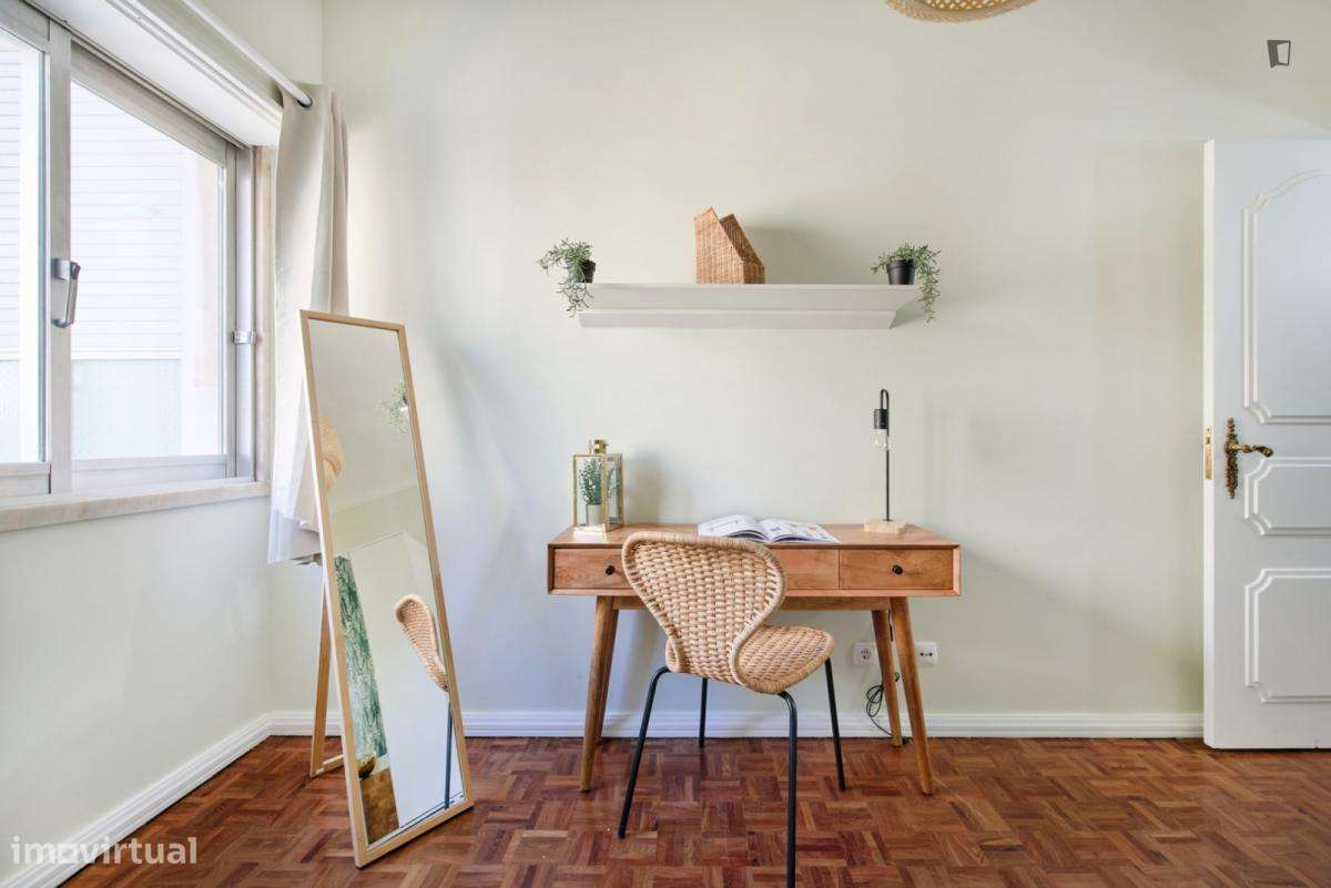 Quarto - localizado em Benfica Lisbon - Grande imagem: 4/17