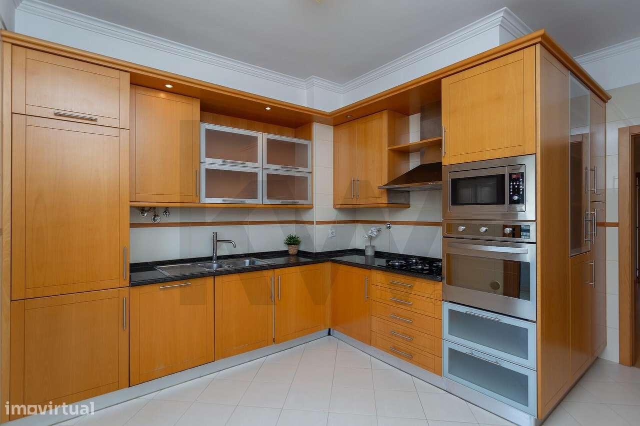 T2 com 2 varandas e 4 lugares de parqueamento, nas Colinas do Cruzeiro - Grande imagem: 5/43