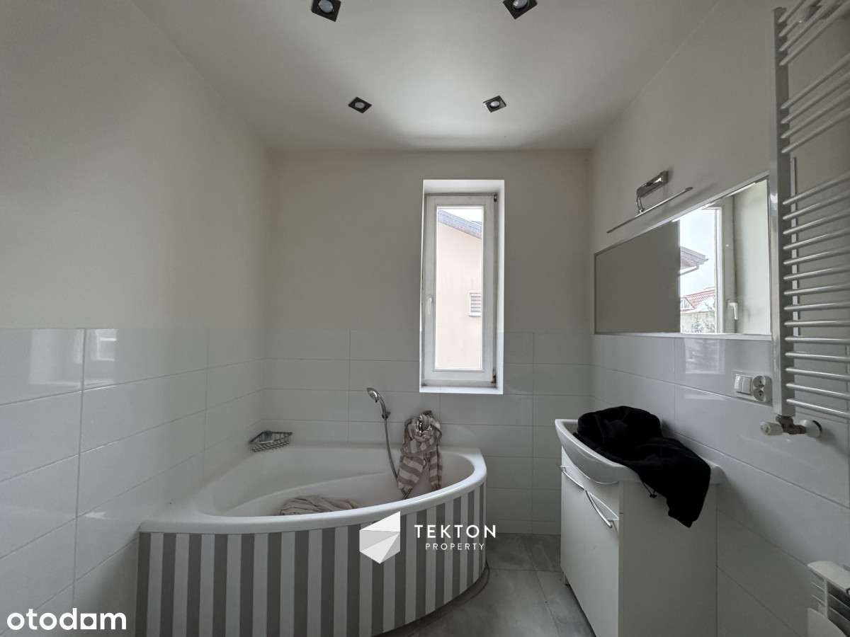 196m2 | działka 369m2 | wolnostojący | 2x garaż-12