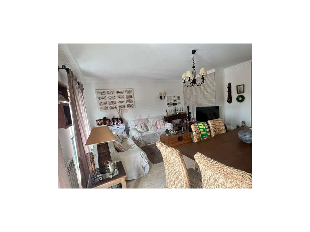 Magnífico Apartamento T3 com terraço no Centro de Loures-3