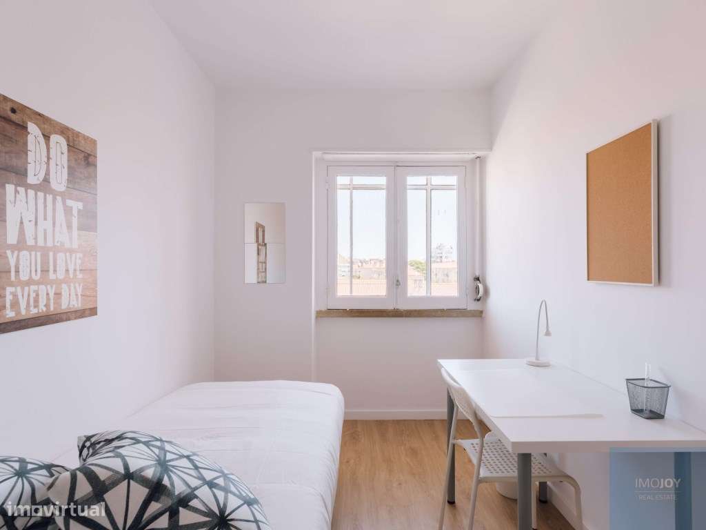 Apartamento T4 com Varanda no Último Piso em Alvalade Junto ao Camp...-13