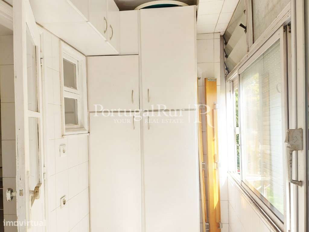 Apartamento T3 projecto Fernando Távora em Ramalde-15
