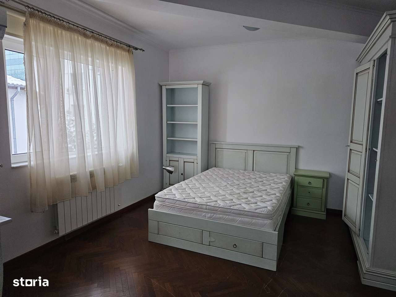 Viluta la 2 min de  Herastrau  Ambasada China in complex de  vile-1